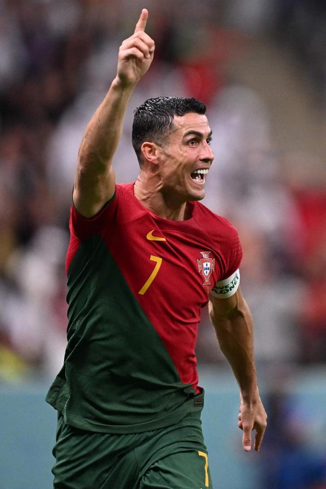 火药味！陶汉林垫脚纪卓违体犯规引刘维伟暴怒 冲到球场内质疑裁判吃T