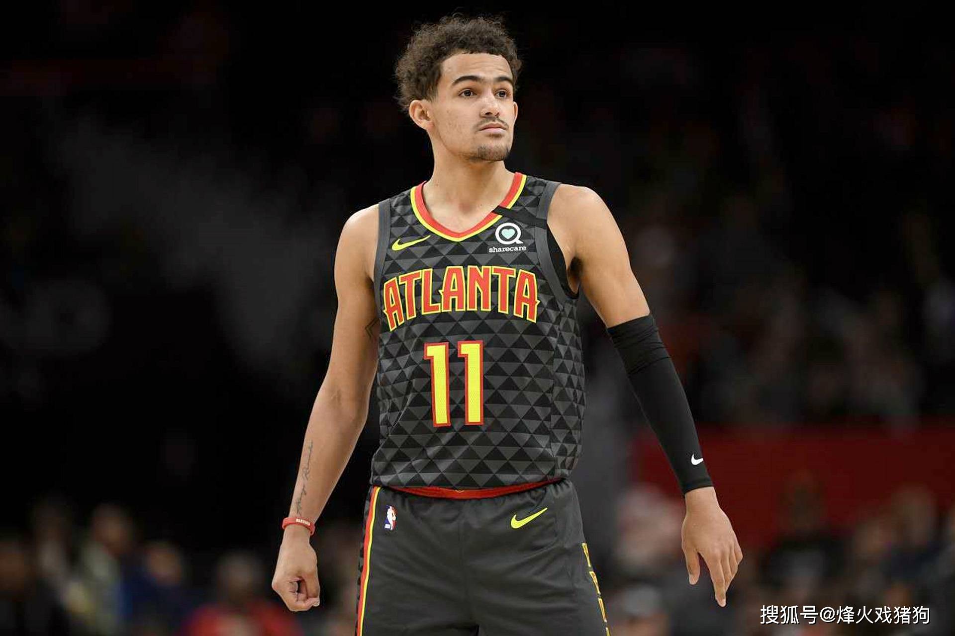 34天只赢1场！阿隆索致敬滕哈赫：都怪裁判，我们走在正确的路上