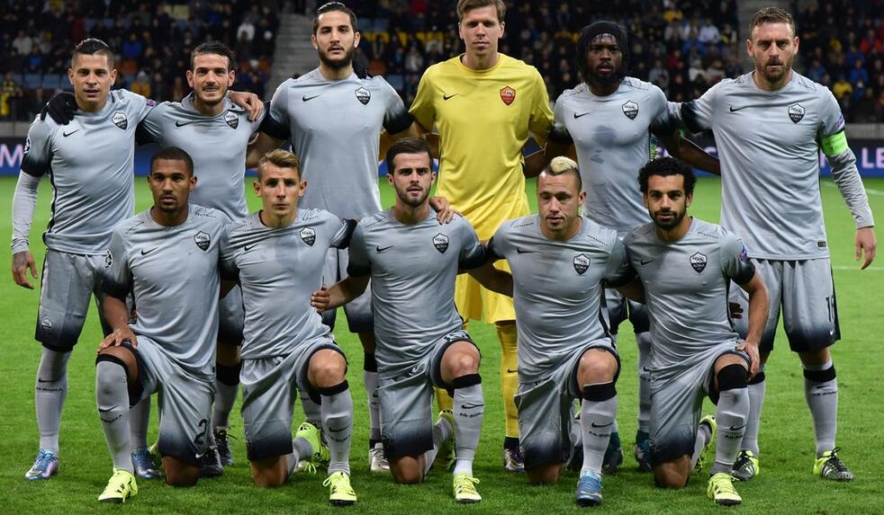 卡拉格向萨拉赫致歉：若惹你不高兴了我道歉，但你也得守规矩