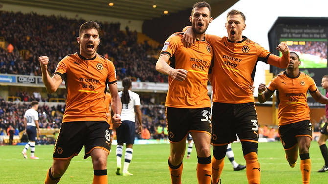 短道速滑——世锦赛：加拿大队获女子3000米接力冠军