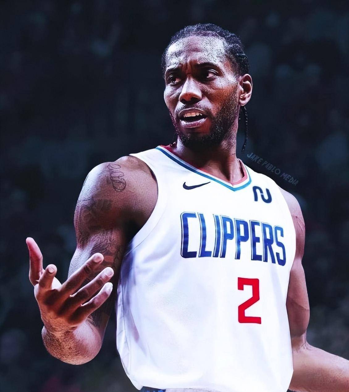 詹姆斯生涯总得分突破4.5万，历史第一人